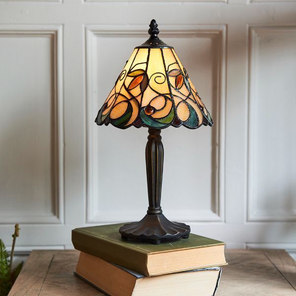 Biurkowa lampa z malowanym witrażowym kloszem