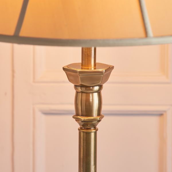 Złota elegancka podstawa lampy podłogowej w stylu klasycznym