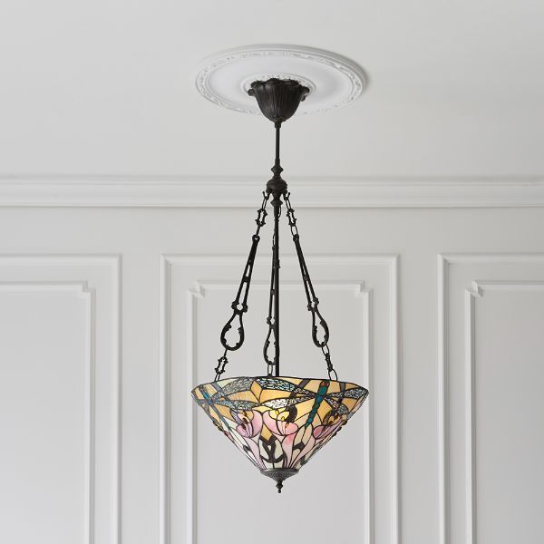 Lampa w stylu klasycznym ze stożkowym kloszem