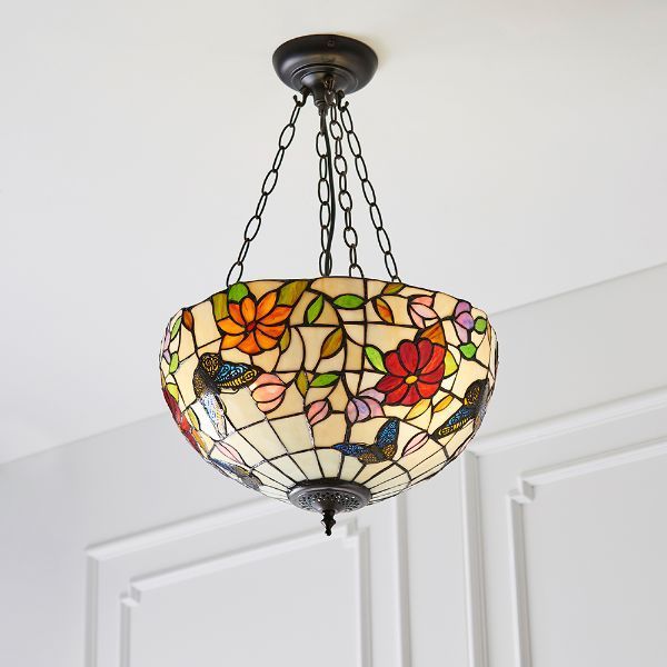 Lampa wisząca z dekoracyjnym witrażowym kloszem