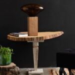 Drewniana lampa stołowa ze szklanym kloszem