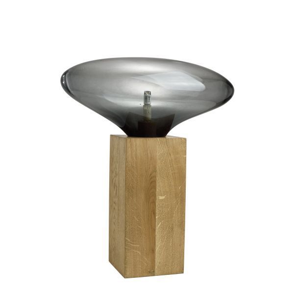 Lampa stołowa z drewnianą podstawą i dymionym kloszem