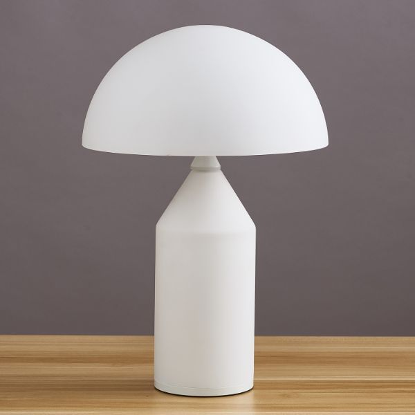 Lampa stołowa biała z półokrągłym kloszem