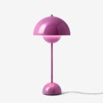Lampa stołowa w kolorze fioletowym