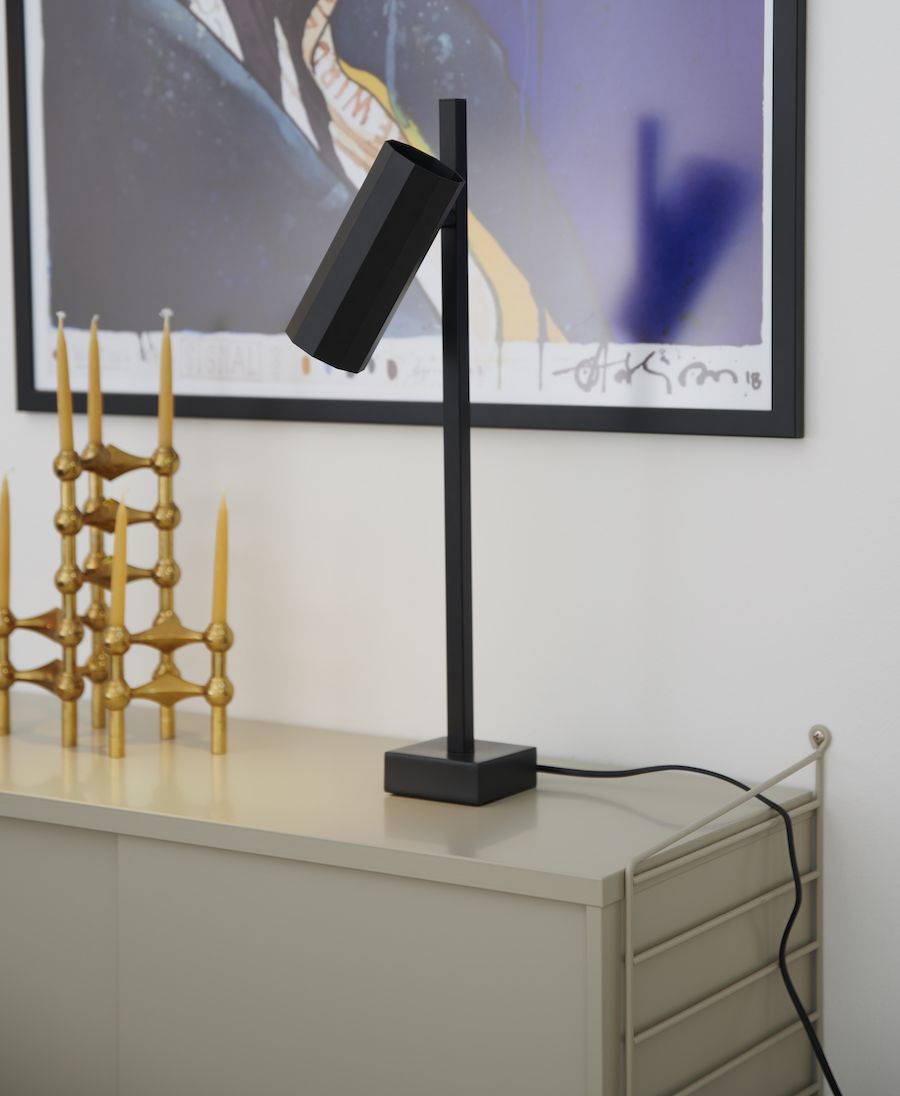 Lampa biurkowa czarna z długim przewodem