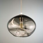 lampa wiszaca nieregularny klosz z dymionego szkla