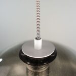 szara lampa wiszaca dymione szkle- nieregularny klosz