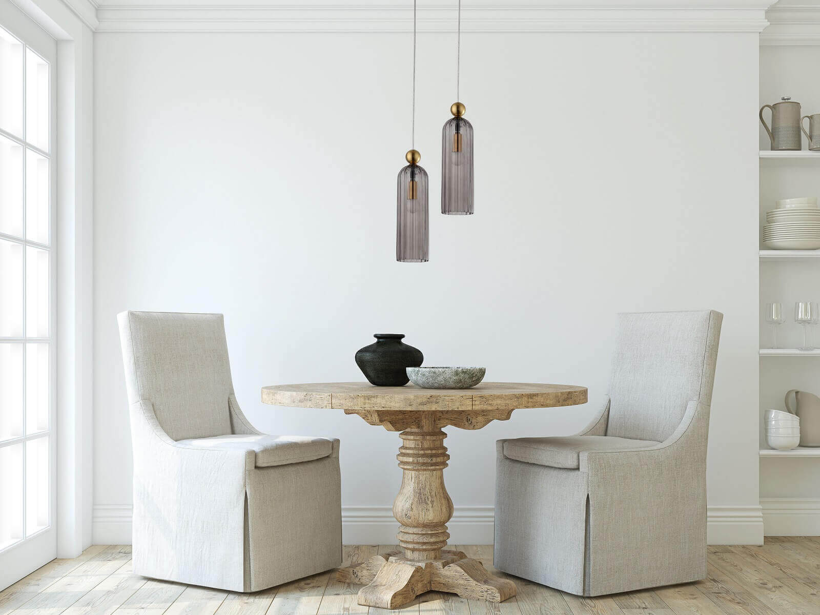 Lampy wiszące szklane nad stołem drewnianym