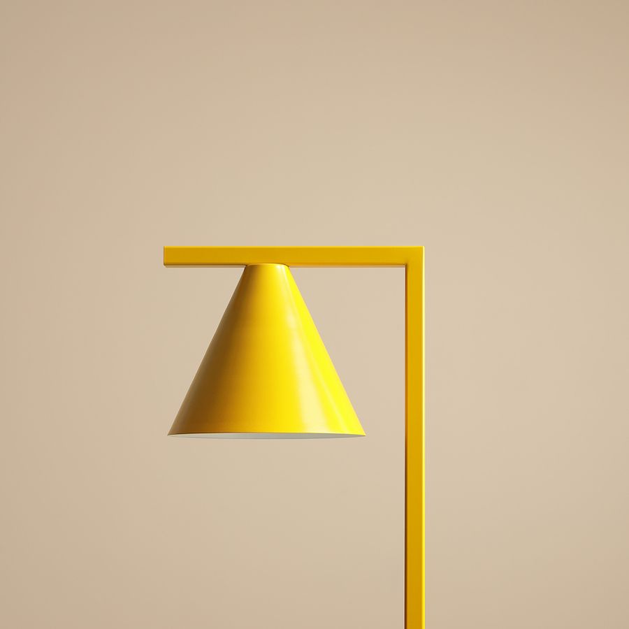 Lampa stołowa z kloszem żółtym stożkowym