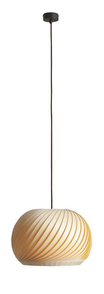 Lampa wisząca z kloszem drewnianym na długim zawieszeniu