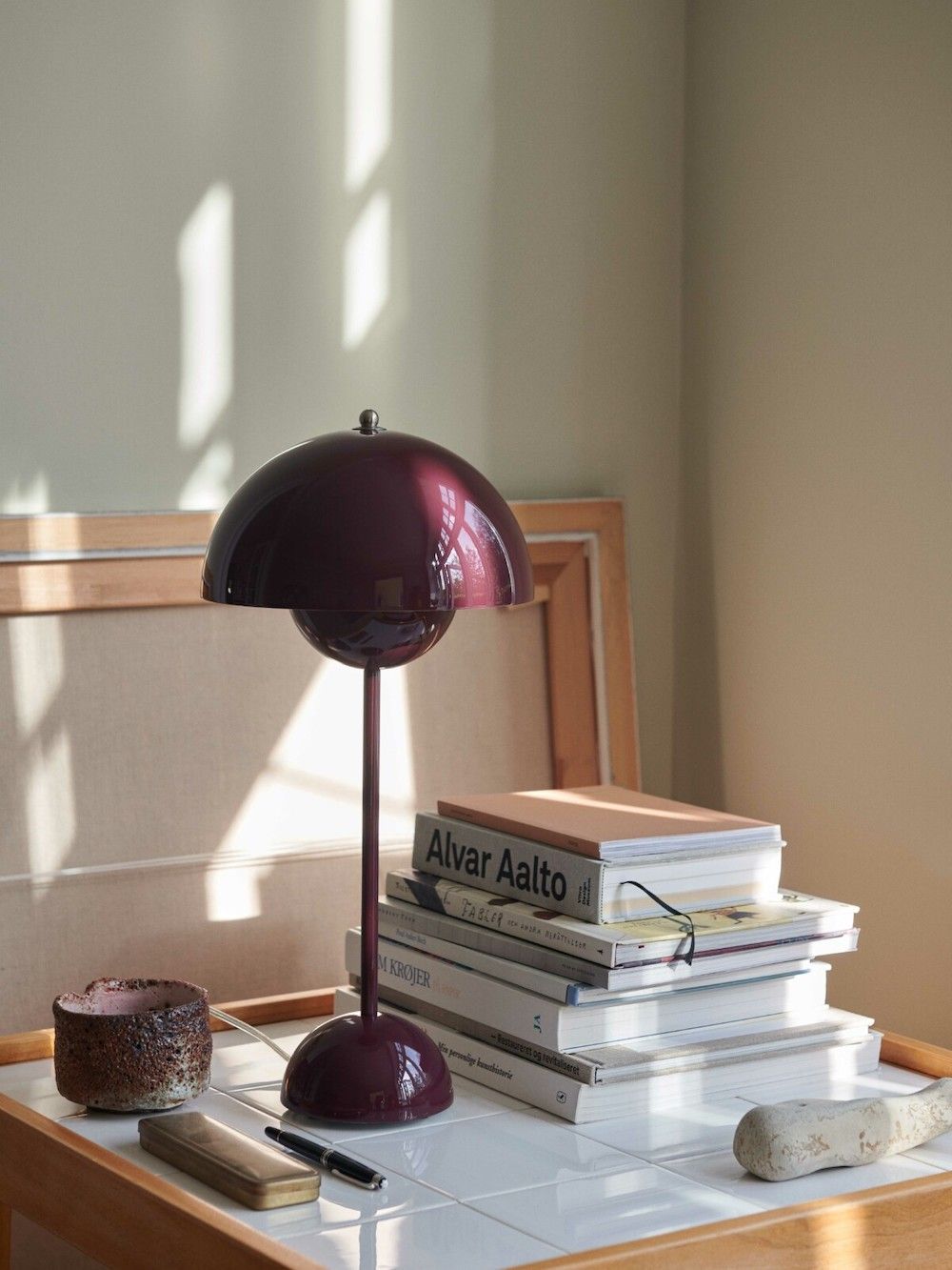 Lampa stołowa fioletowa w połysku