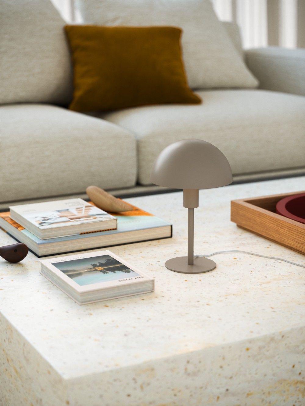 Lampa brązowa minimalistyczna w salonie