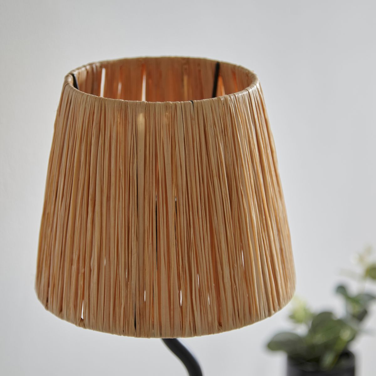lampa stołowa w letnim klimacie
