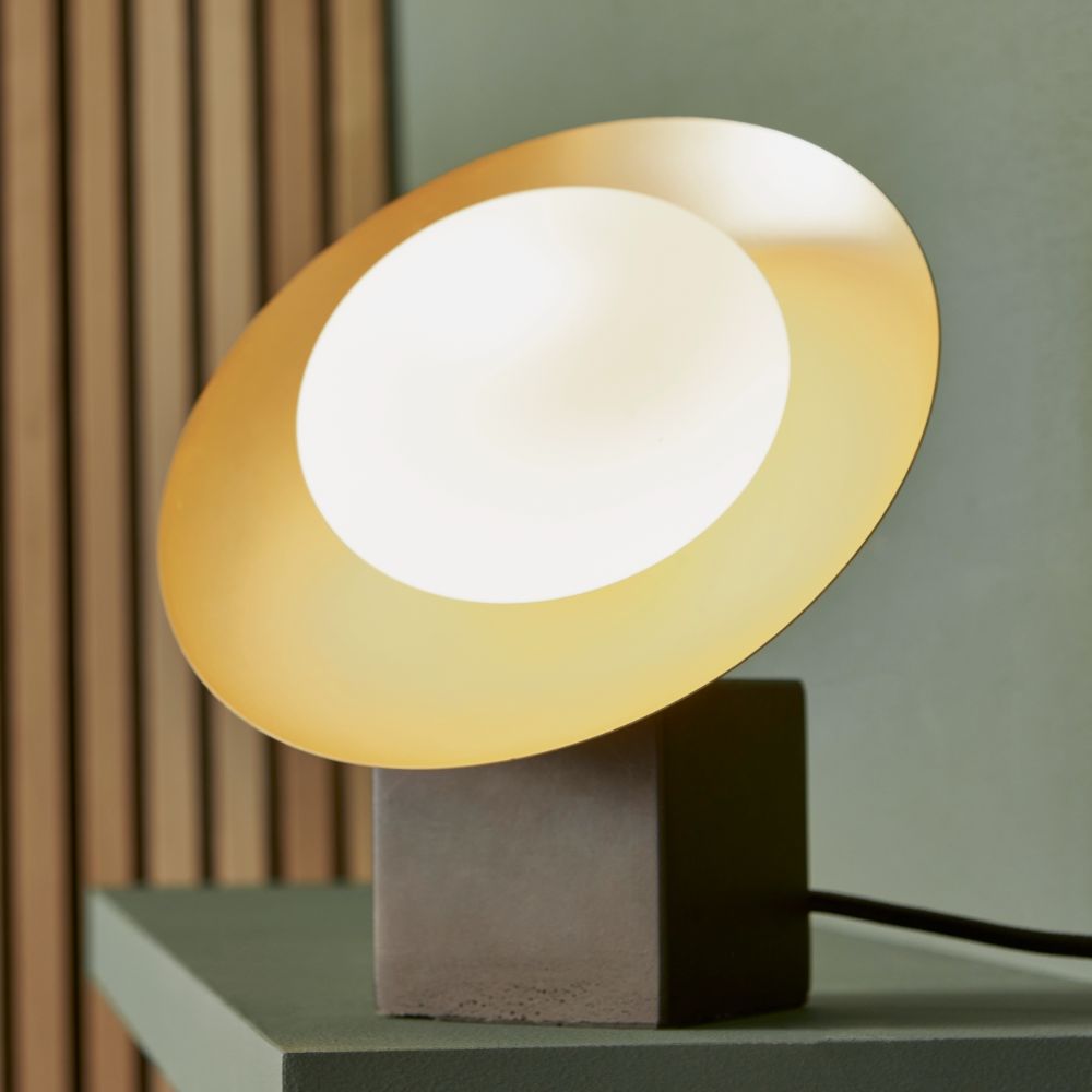 designerska lampa stołowa lamelki