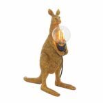 złota lampa w kształcie kangura