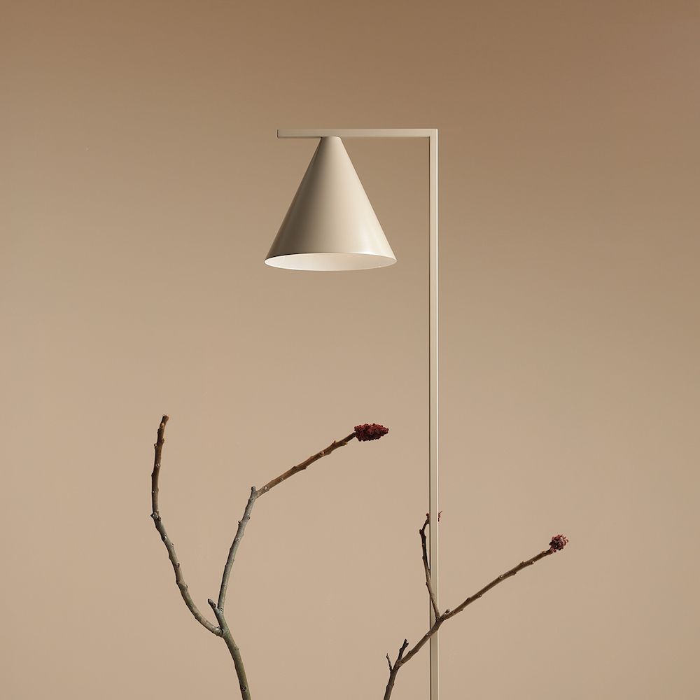 Lampa podłogowa bezowa - nowoczesny klosz