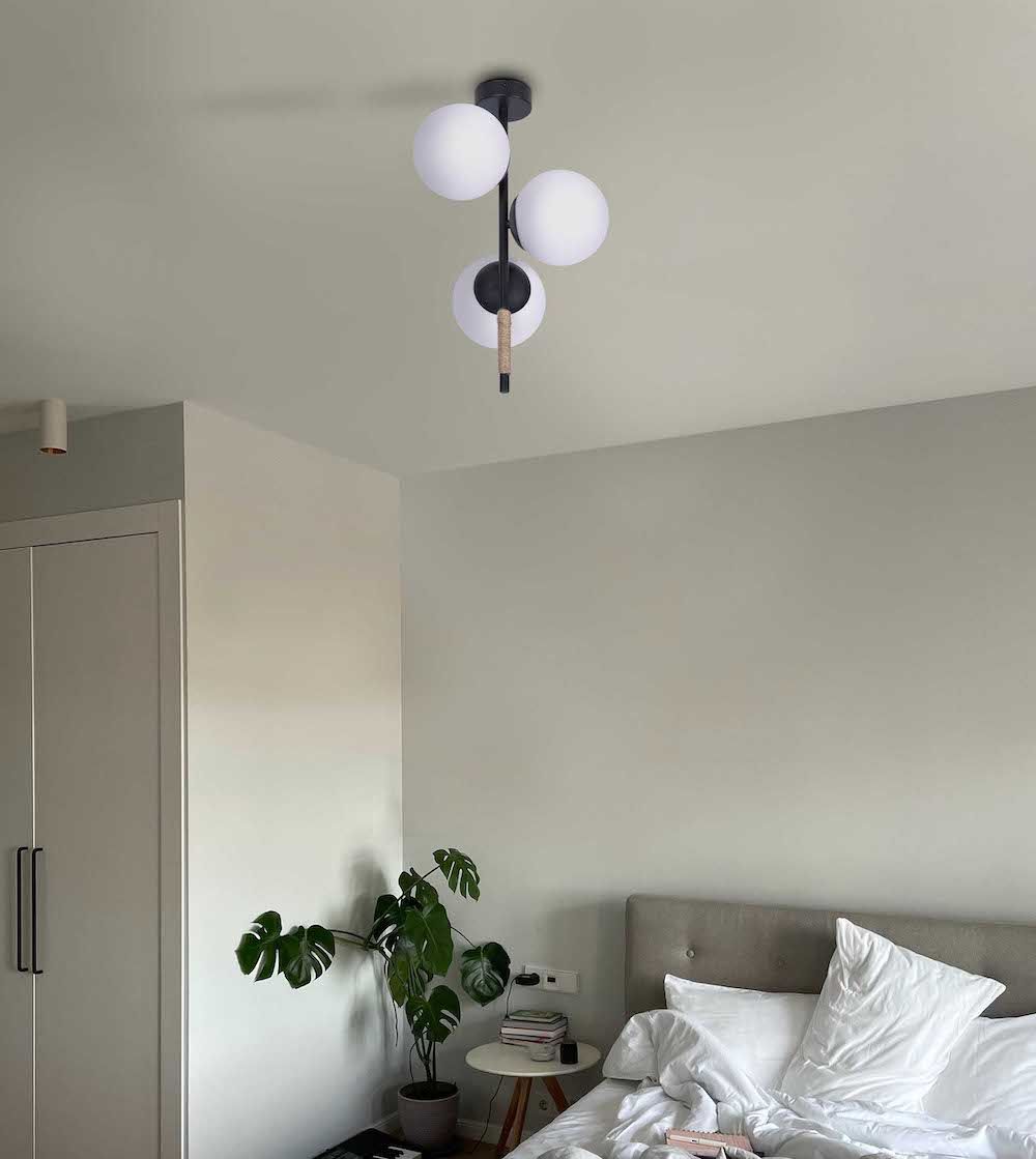 Czarna lampa sufitowa do sypialni nad łóżko - Tambo
