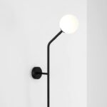 Czarny kinkiet Pure vertical - 2 szklane kule