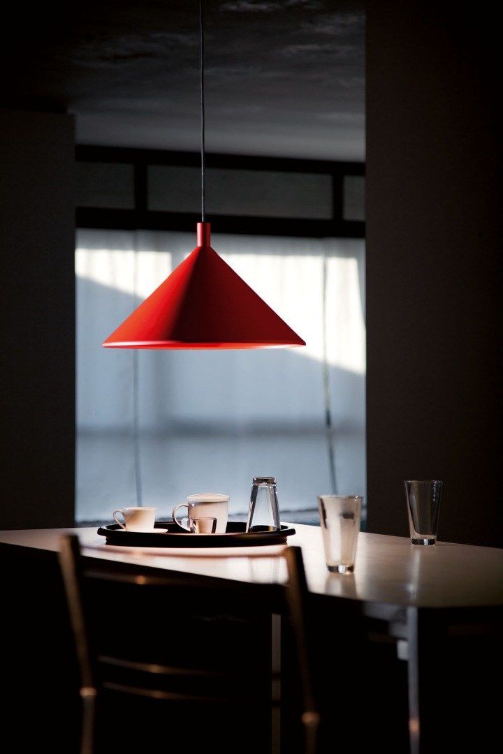 czerwony stożek lampa wisząca - Czerwona lampa wisząca - trójkątna