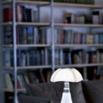 lampka stołowa do domowej biblioteki