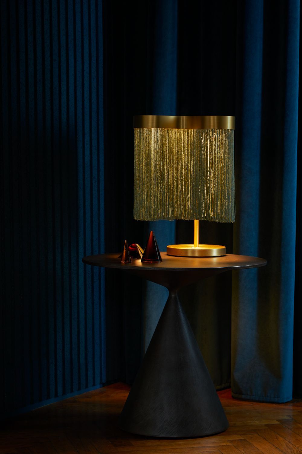 szałwiowa lampka nocna nowoczesna na stolik