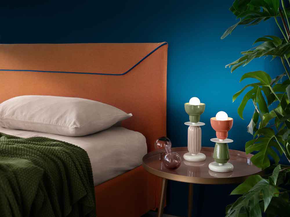 Ceramiczne lampki stołowe do sypialni obok łóżka