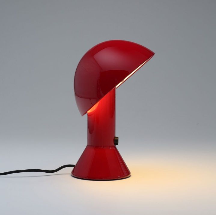 elmetto - czerwona lampa stołowa grzybek