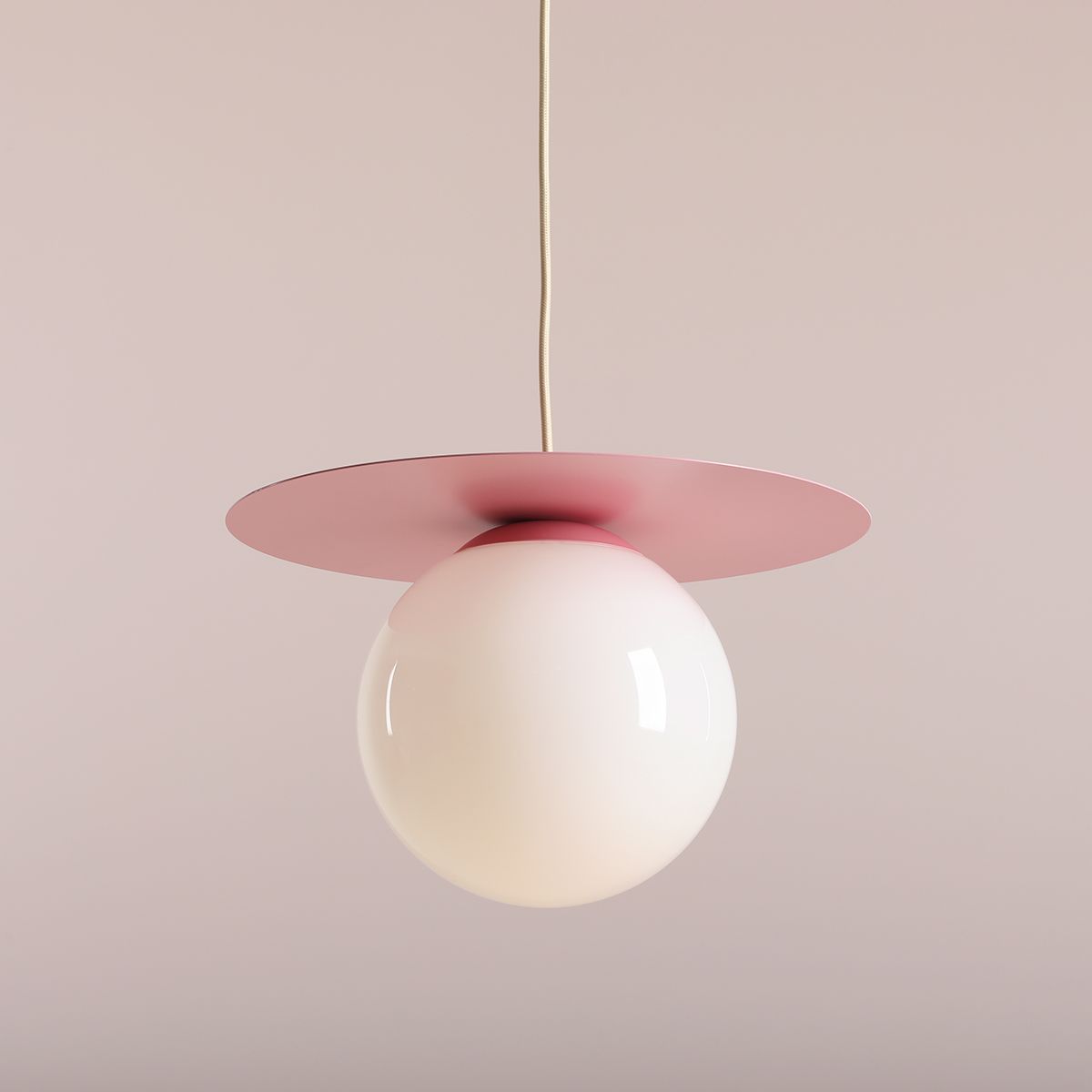 Lampa wisząca Loop Baby Pink - M, różowy dysk z kulą