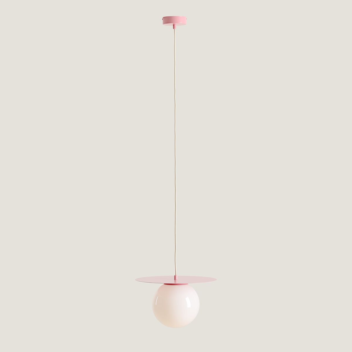 różowa lampa wisząca ze szklanym kloszem