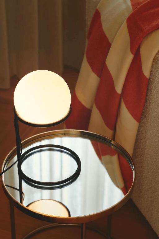Lampa stołowa kula na stolik w salonie - Wilson
