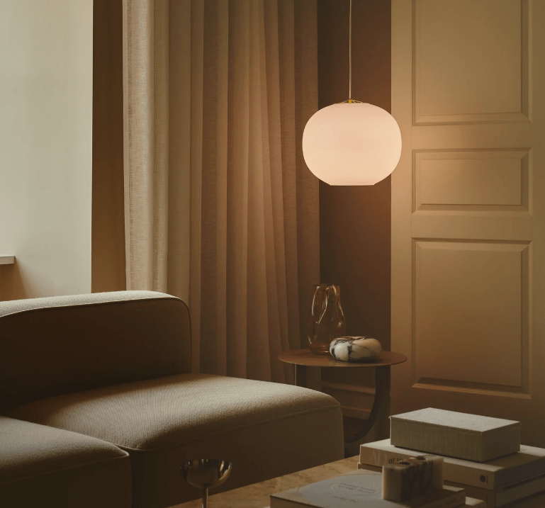 Lampa wisząca do salonu Navone 40 - opalowa kula