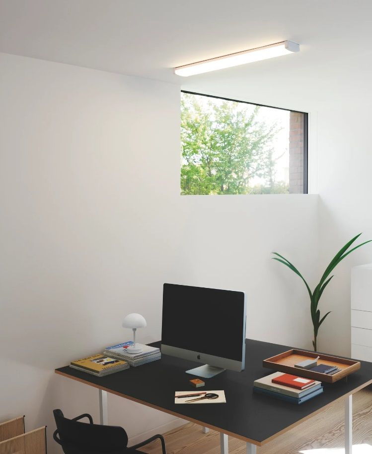 Podłużna lampa sufitowa LED do biura