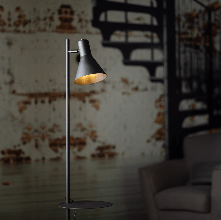 Lampa podłogowa ze stolikiem do salonu - Jump TK - czarna