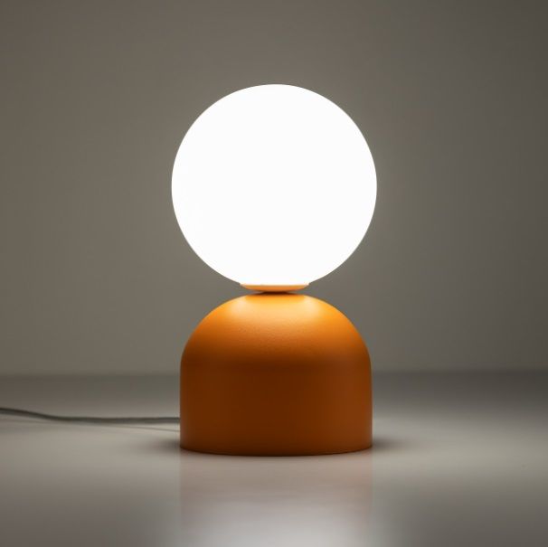 Lampa stołowa Miki - miniaturowa kulka z pomarańczową podstawą