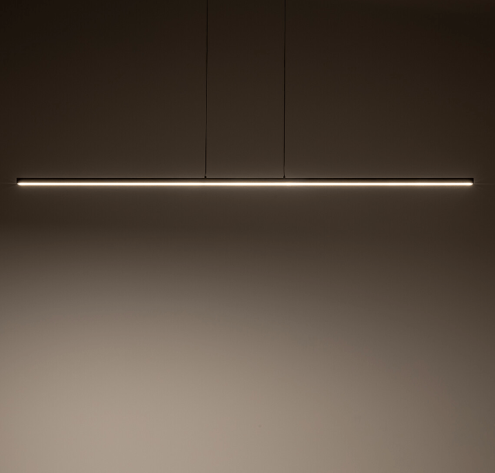 Czarna liniowa lampa wisząca Bar