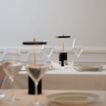Czarna marmurowa lampa stołowa do restauracji Asteria Move Mini