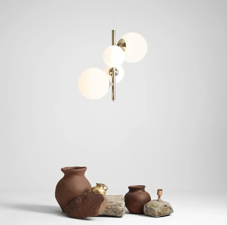 Lampa Bloom 4 - złota lampa wisząca z kulami