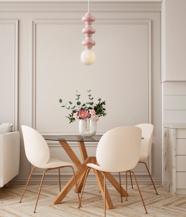 Różowa lampa wisząca nad stół Colorella 3 - salon