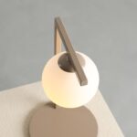 Beżowa lampa stołowa Zac - kula