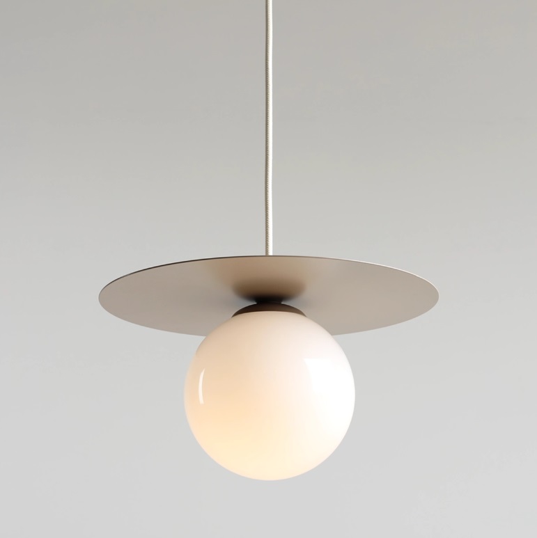 Beżowa lampa wisząca Loop S - dekoracyjny dysk