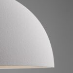 Biała lampa wisząca Cluora nad stół