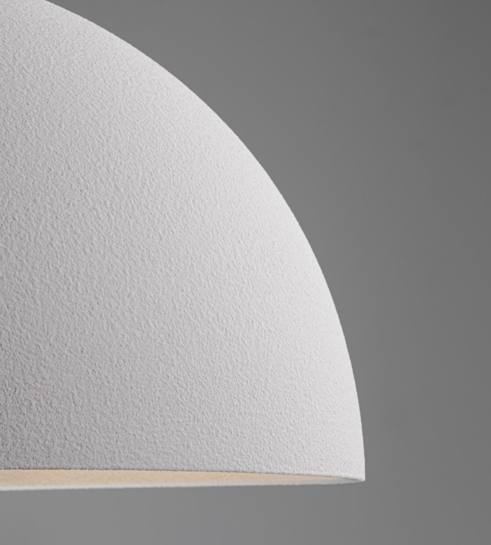 Biała lampa wisząca Cluora nad stół