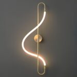 Pionowy kinkiet ozdobny Essa LED - złoty