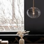 Szklana lampa wisząca nad stolik Quina 28 - klasyczne złoto