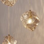 Złota lampa wisząca Etuda 3 - szkło art deco