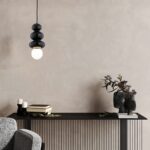Czarna lampa wisząca z kulkami do salonu Orlando Plus