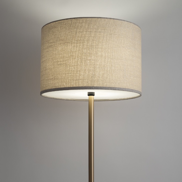 Beżowa lampa podłogowa z abażurem Santana - tkanina