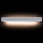 Biała podłużna lampa ścienna nad komodę i kredens Wing LED