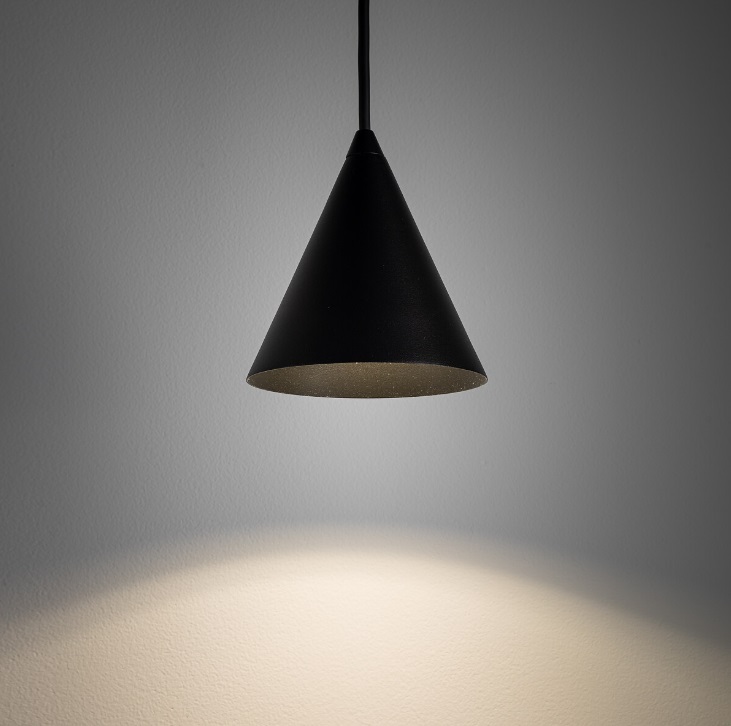 Mała czarna lampa wisząca Zenith XS - stożek