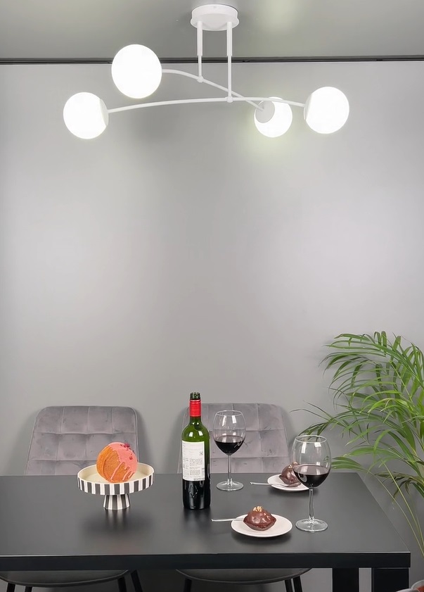Biała lampa sufitowa Pregos 4 - do niskich pomieszczeń